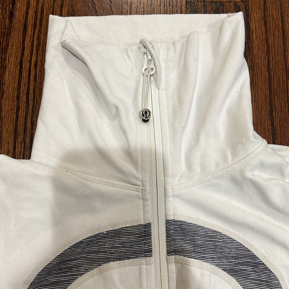 đLululemon In Stride Jacket! - Picture 10 of 12